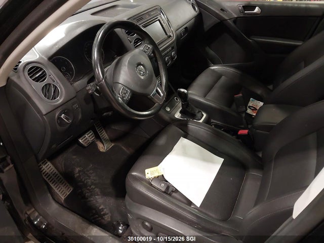 WVGNV7AX7HW512824 Volkswagen Tiguan Wolfsburg