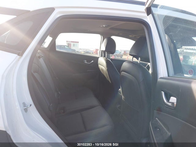 KM8K6CAB7PU052958 Hyundai Kona Preferred Awd With Sun And Leather Package