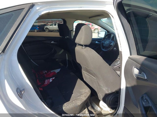 Ford FOCUS SE 2015 1FADP3F27FL309341 Image 8