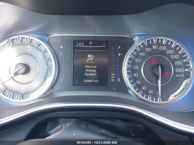 Продажа на аукционе авто 2015 Chrysler 200 Lx, vin: 1C3CCCFB8FN530845, номер лота: 30102300