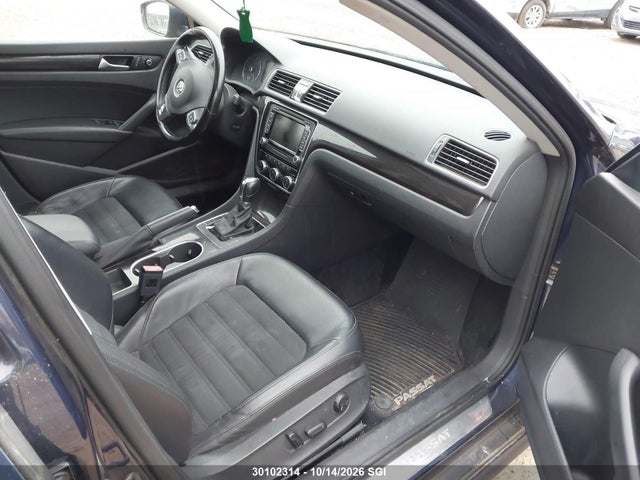 Volkswagen PASSAT SEL 2014 1VWCS7A35EC105354 Image 5