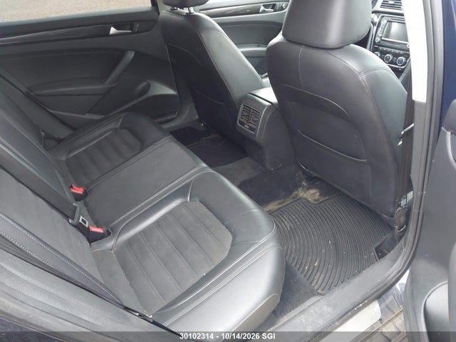 Volkswagen PASSAT SEL 2014 1VWCS7A35EC105354 Image 8