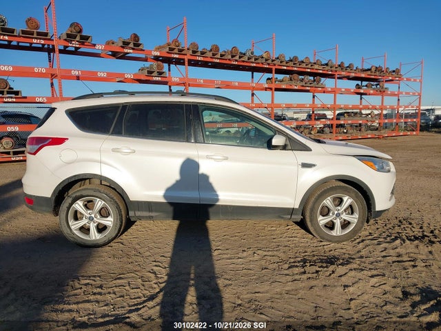 1FMCU9G92GUB17393 Ford ESCAPE SE