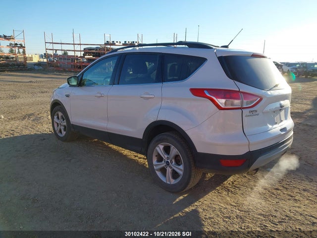1FMCU9G92GUB17393 Ford ESCAPE SE