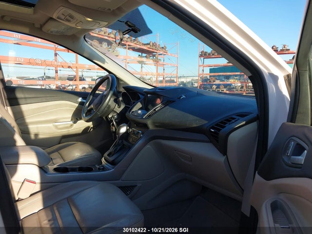 1FMCU9G92GUB17393 Ford ESCAPE SE