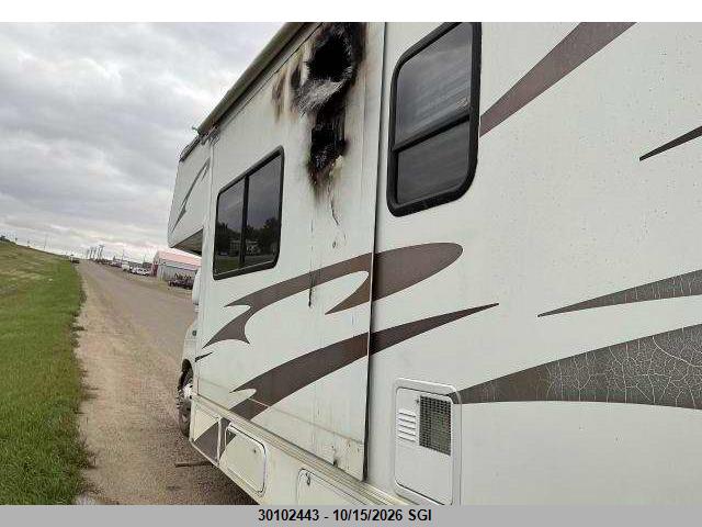 2006 Ford Econoline E450 Super Duty Cutwy Van მანქანა იყიდება აუქციონზე, vin: 1FDXE45S76DB03026, აუქციონის ნომერი: 30102443