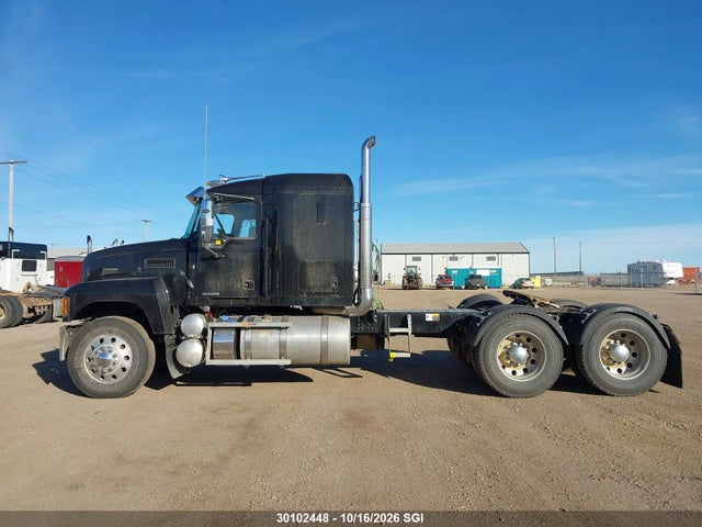 Mack Pinnacle 2024 1M1PN4GY0RM014845 Image 15