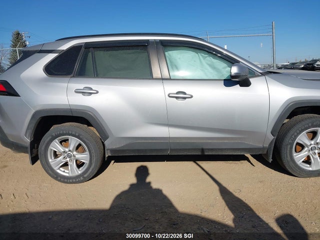 2T3B1RFV7KW061129 Toyota RAV4 LE