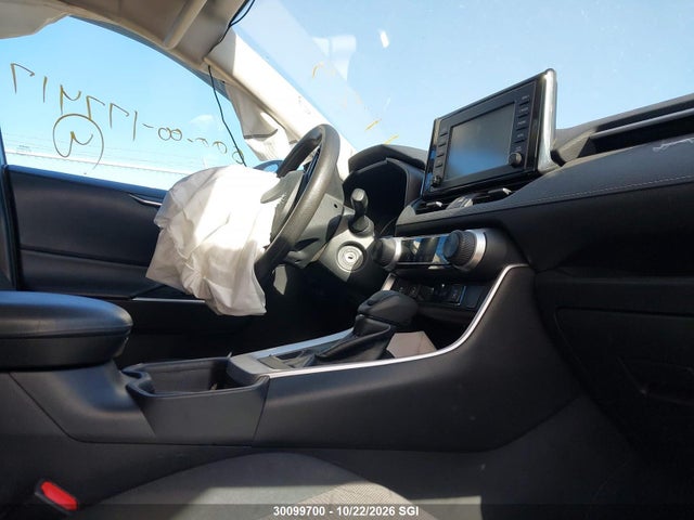 2T3B1RFV7KW061129 Toyota RAV4 LE