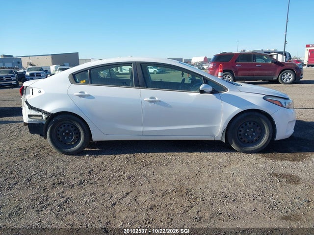 KIA Forte Lx/s 2017 3KPFL4A74HE019755 Image 14