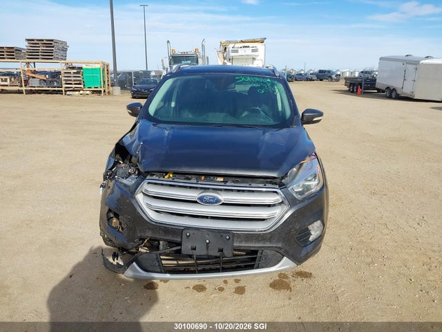 1FMCU9J92JUA37592 Ford Escape Titanium