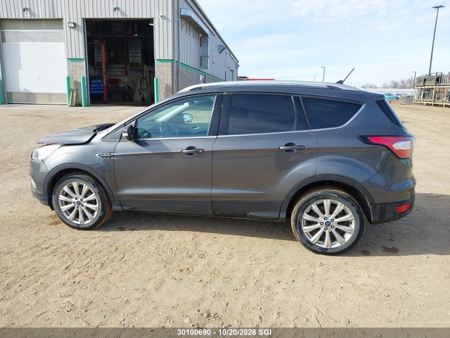 1FMCU9J92JUA37592 Ford Escape Titanium
