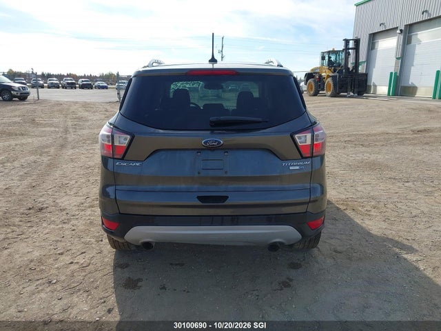 1FMCU9J92JUA37592 Ford Escape Titanium