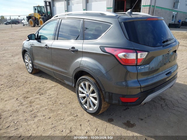 1FMCU9J92JUA37592 Ford Escape Titanium