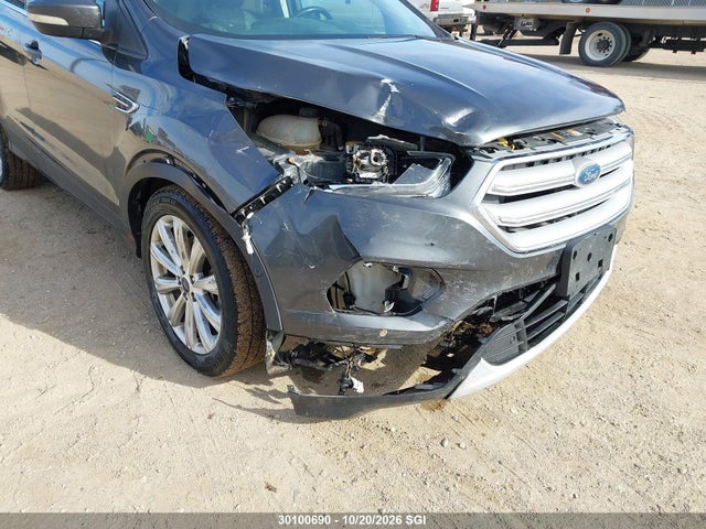 1FMCU9J92JUA37592 Ford Escape Titanium