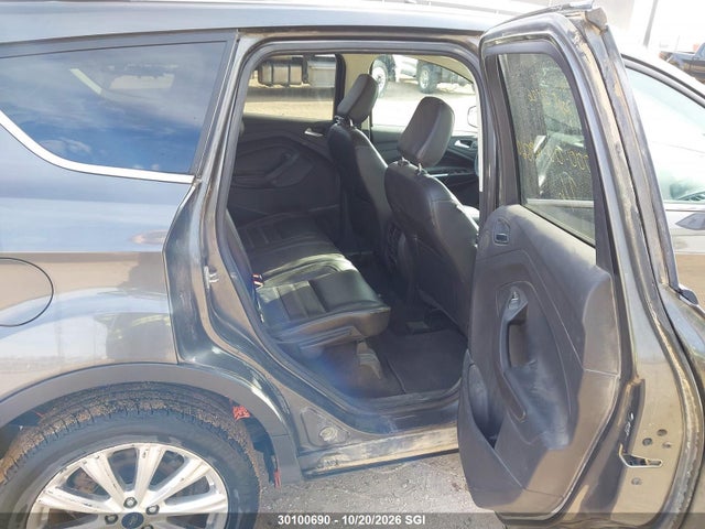 1FMCU9J92JUA37592 Ford Escape Titanium