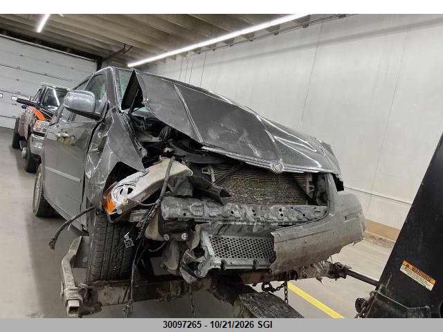 30097265 :رقم المزاد ، 2A4RR6DX8AR217773 vin ، 2010 Chrysler Town & Country Limited مزاد بيع