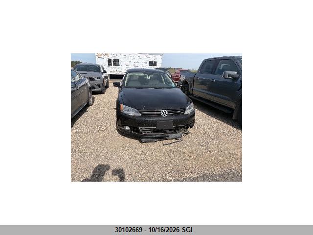 30102669 :رقم المزاد ، 3VWLL7AJ9BM118047 vin ، 2011 Volkswagen Jetta Tdi مزاد بيع