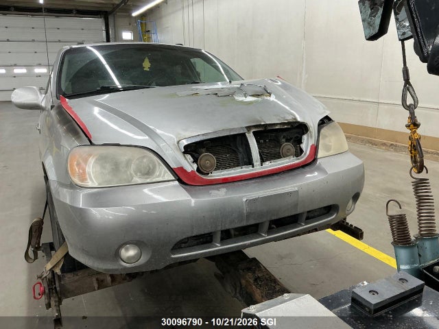 30096790 :رقم المزاد ، KNDUP131636397206 vin ، 2003 Kia Sedona Ex/lx مزاد بيع
