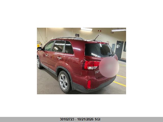 KIA SORENTO LX 2015 5XYKTCA62FG598762 Image 2