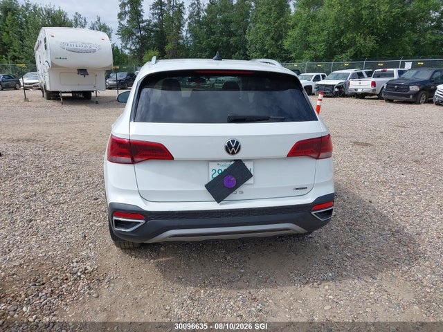 Volkswagen TAOS SE 2024 3VVVX7B27RM043447 Image 16