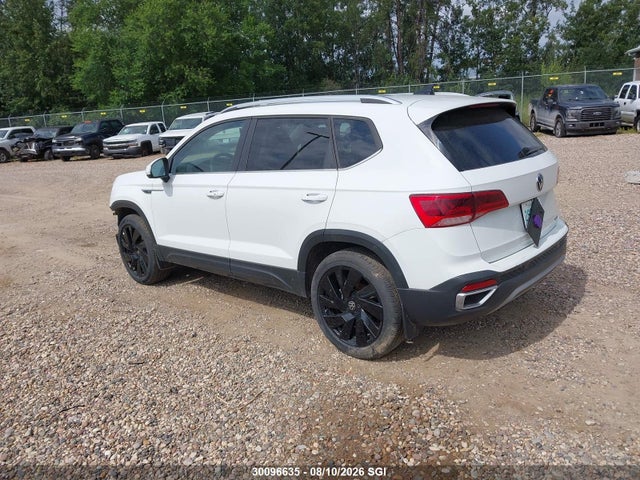 Volkswagen TAOS SE 2024 3VVVX7B27RM043447 Image 3