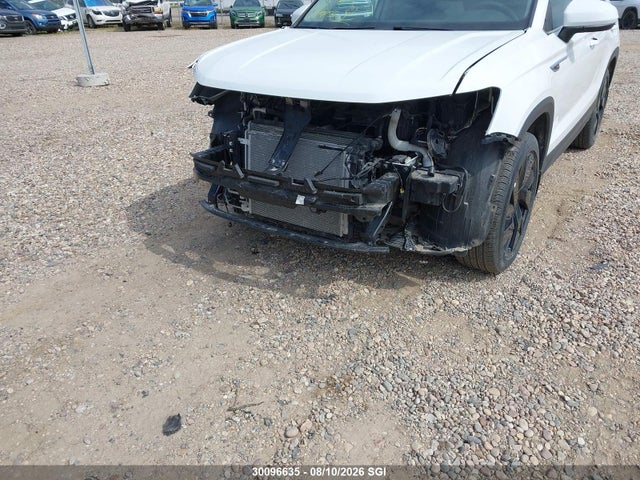 Volkswagen TAOS SE 2024 3VVVX7B27RM043447 Image 6