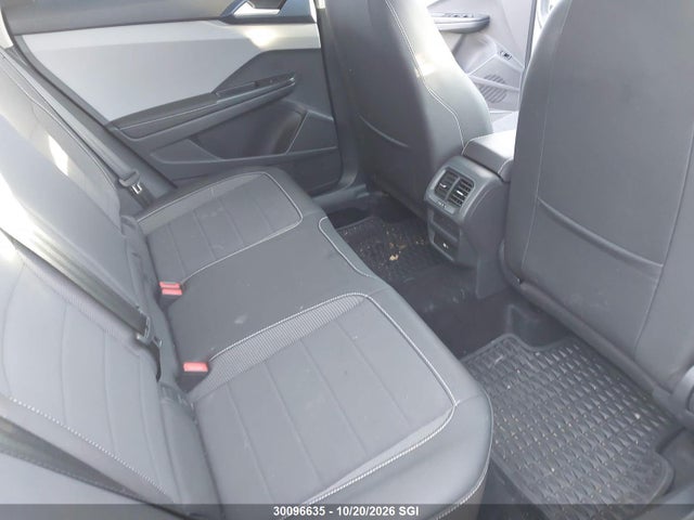 Volkswagen TAOS SE 2024 3VVVX7B27RM043447 Image 8