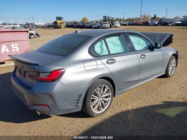 3MW89FF08P8D37211 BMW 330XI