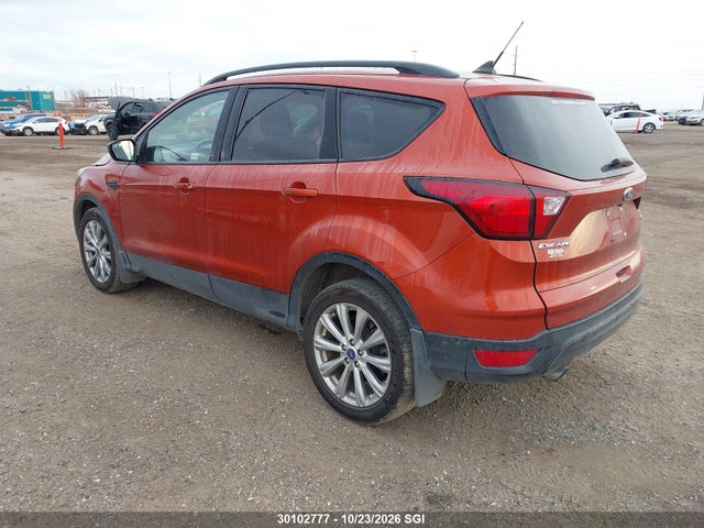 1FMCU9HD6KUC10607 Ford ESCAPE SEL