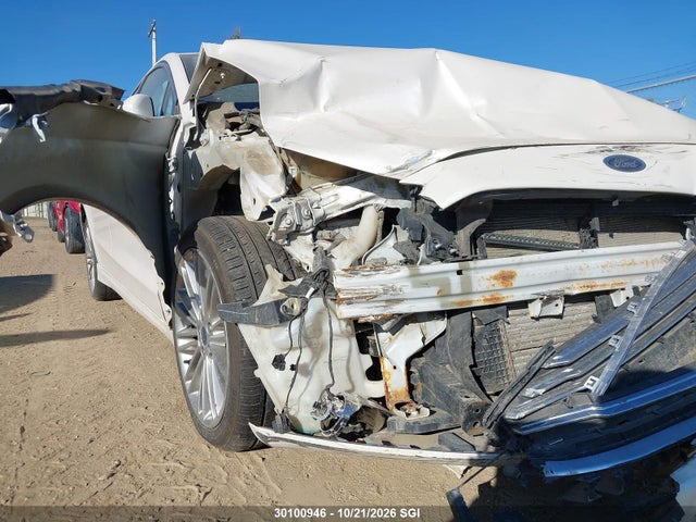 3FA6P0T95FR201326 Ford FUSION SE