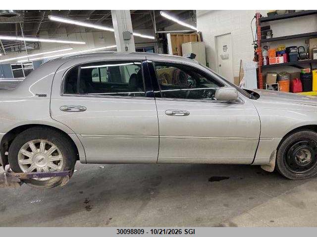 Продаж на аукціоні авто 2008 Lincoln Town Car Signature Limited, vin: 2LNHM82V38X647368, номер лоту: 30098809
