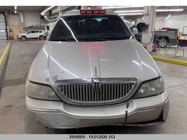 Продаж на аукціоні авто 2008 Lincoln Town Car Signature Limited, vin: 2LNHM82V38X647368, номер лоту: 30098809