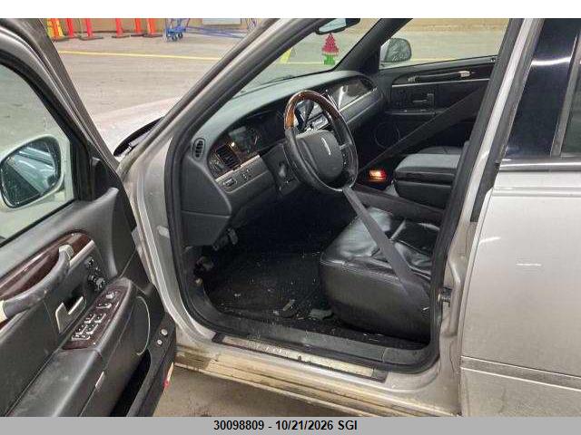 Продаж на аукціоні авто 2008 Lincoln Town Car Signature Limited, vin: 2LNHM82V38X647368, номер лоту: 30098809