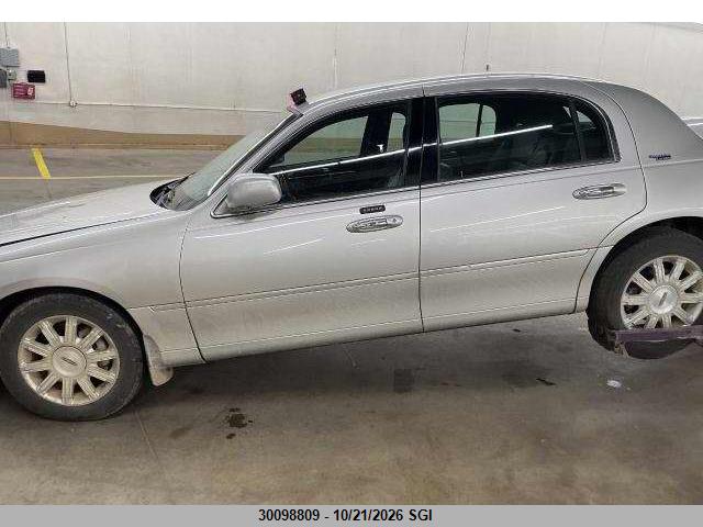 Продаж на аукціоні авто 2008 Lincoln Town Car Signature Limited, vin: 2LNHM82V38X647368, номер лоту: 30098809