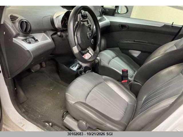 Chevrolet SPARK 1LT 2014 KL8CD6S90EC543704 Image 2