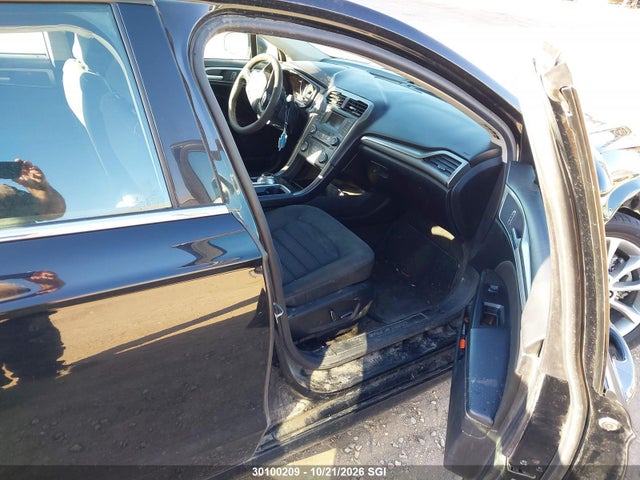 3FA6P0H78HR389379 Ford FUSION SE