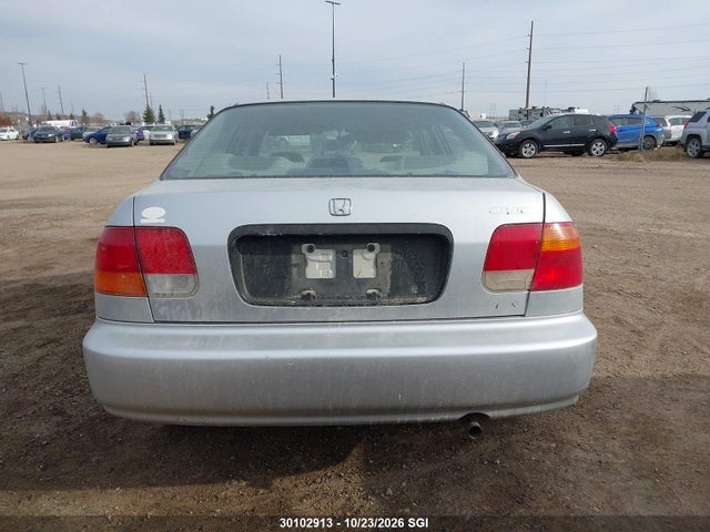 30102913 :رقم المزاد ، JHMEJ6538WS805457 vin ، 1998 Honda Civic Lx مزاد بيع