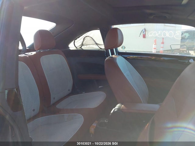 Volkswagen Beetle 1.8t 2015 3VWH07AT1FM653282 Image 8