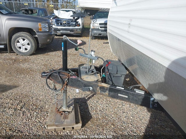 30102684 :رقم المزاد ، 4YDT26028CG102263 vin ، 2011 Keystone Keystone مزاد بيع