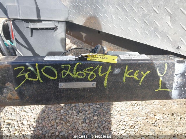 30102684 :رقم المزاد ، 4YDT26028CG102263 vin ، 2011 Keystone Keystone مزاد بيع