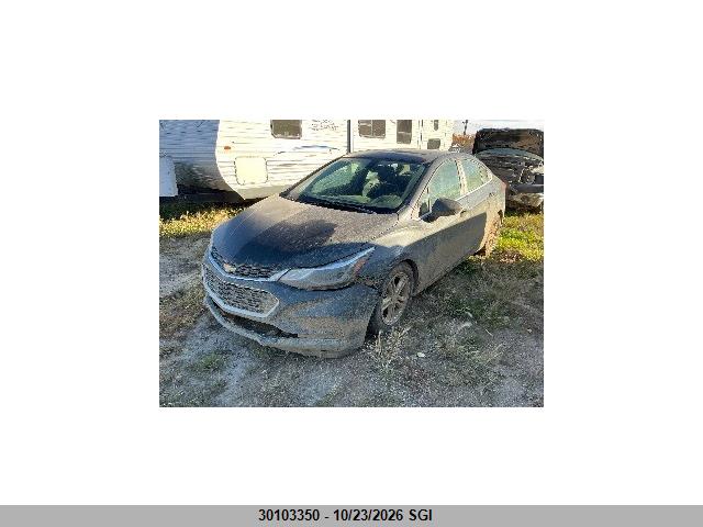 Chevrolet CRUZE LT 2018 1G1BE5SM0J7188267 Image 2