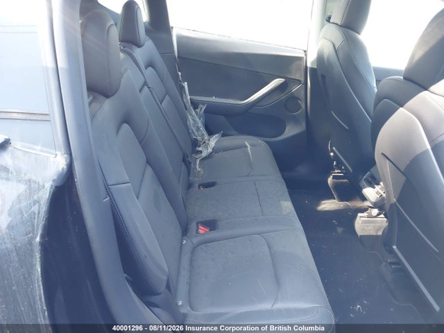 Tesla Model Y 2022 7SAYGDEE8NF424144 Image 8
