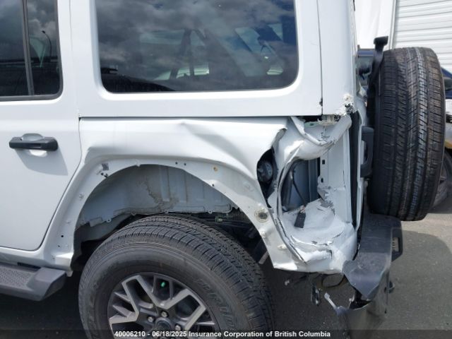 1C4PJXEG5RW355895 Jeep Wrangler Sahara