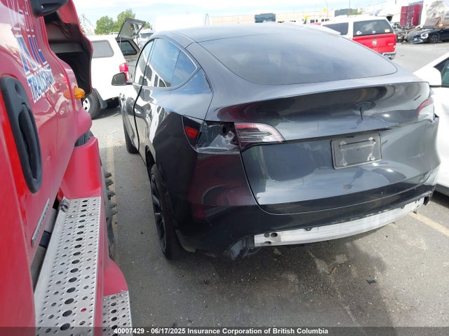 Tesla Model Y 2024 7SAYGDEE2RF989964 Image 3