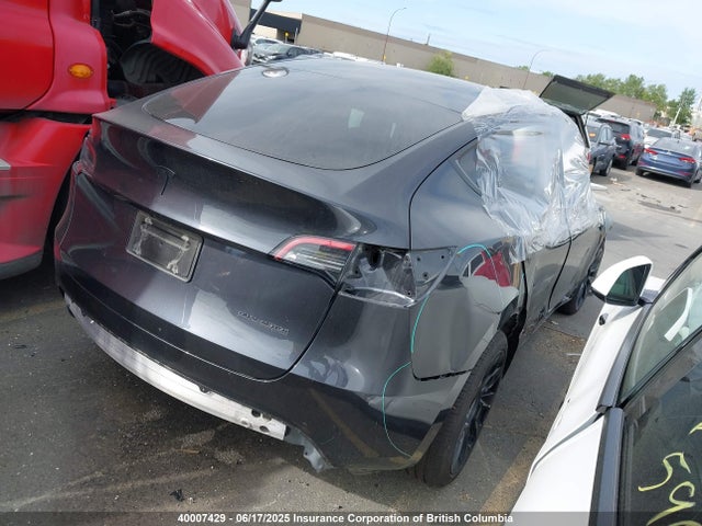 Tesla Model Y 2024 7SAYGDEE2RF989964 Image 4