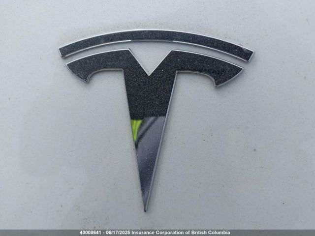 5YJ3E1EB7NF228164 Tesla MODEL 3