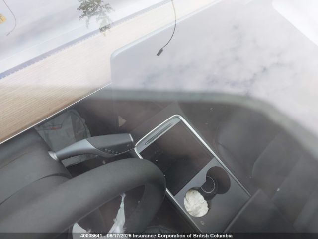 5YJ3E1EB7NF228164 Tesla MODEL 3