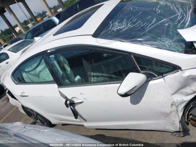 3KPFN4A87JE209977 KIA Forte