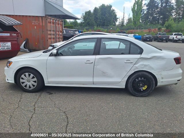 3VW267AJ6GM391103 Volkswagen 2016